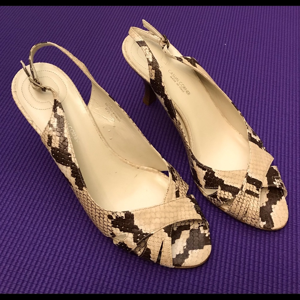 Casual Corner Italian-made slingbacks